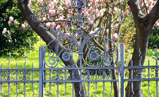 wrought-iron-fence-designs